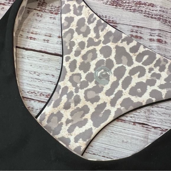 Johnny Was Calme Reversible Sports Yoga Bra - Picture 2 of 7